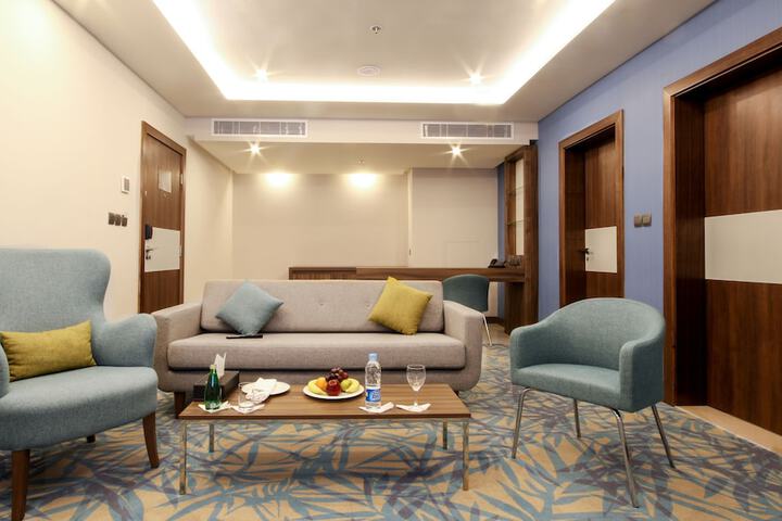 Room 12 of 36