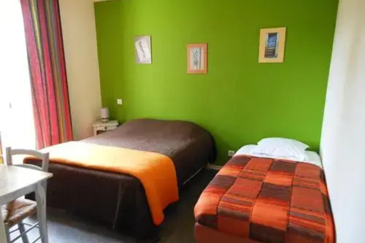 Room 3 of 8