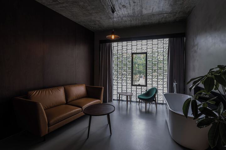 Room 26 of 44