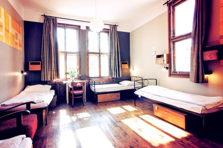 Room 7 of 68