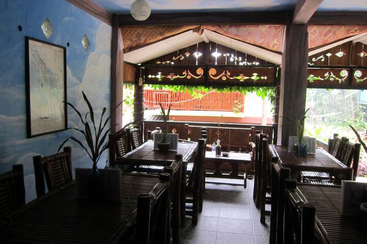 Dining 14 of 20