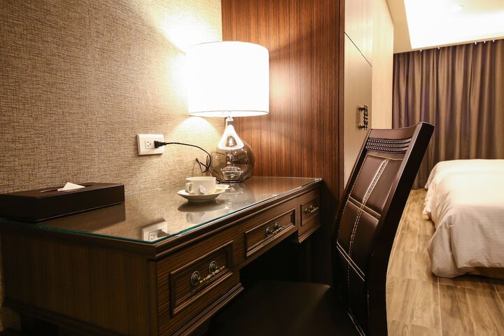 Room 2 of 61