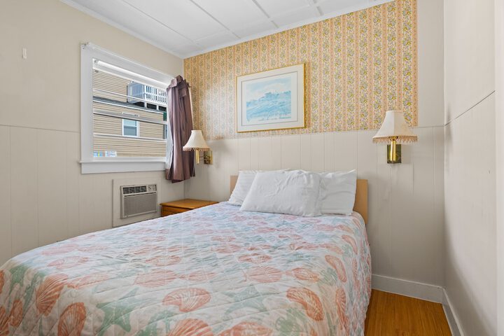 Room 3 of 37
