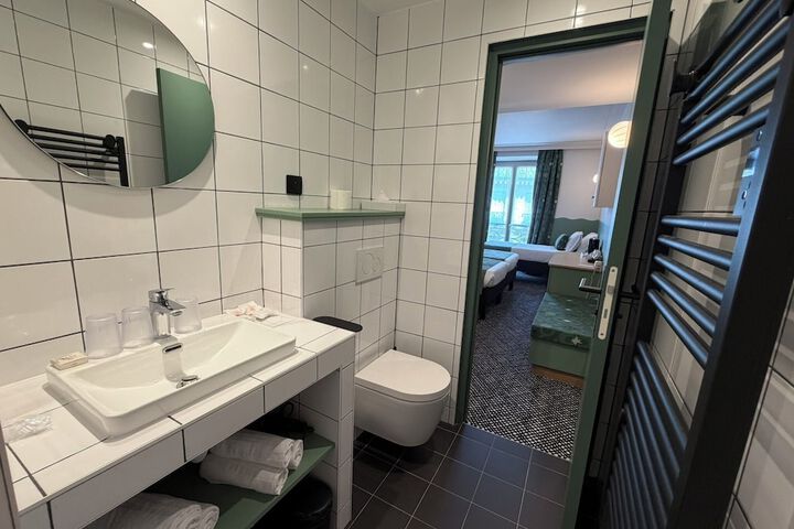 Room 51 of 69