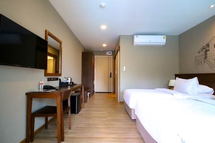 Room 5 of 95