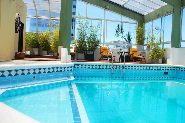 Hotel Pool