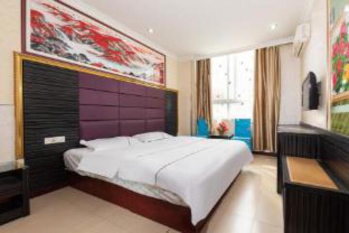 Room 6 of 7