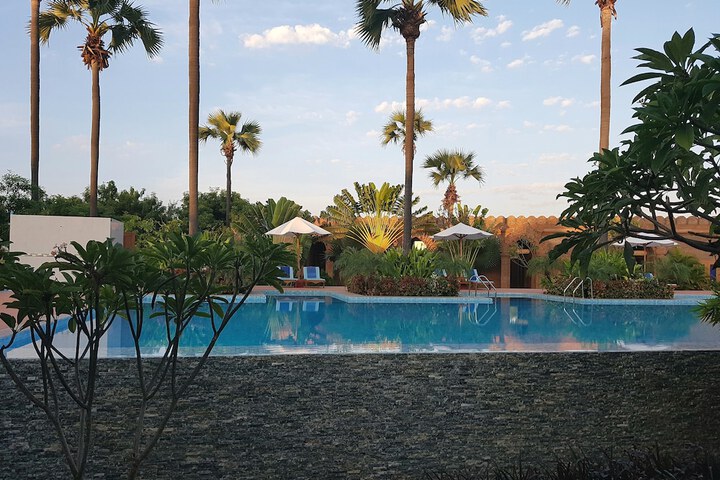 Pool 16 of 60