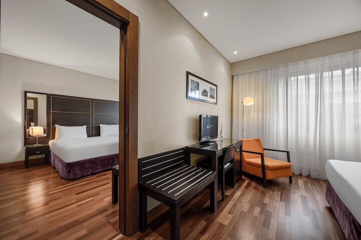 Room 30 of 84