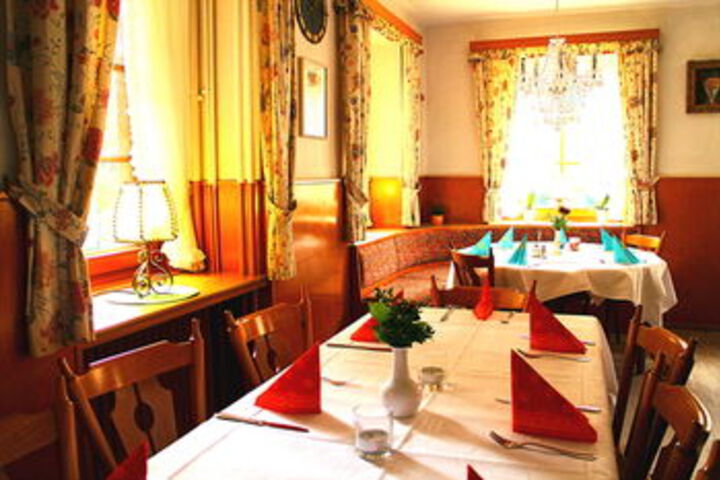 Dining 5 of 25