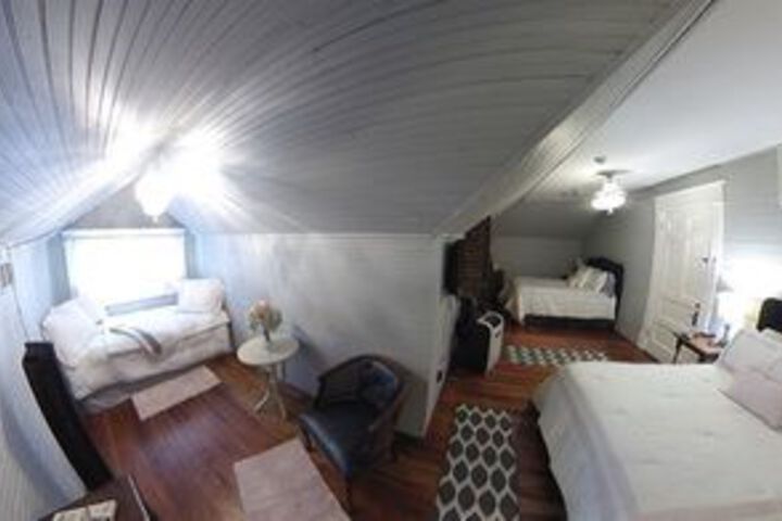 Room 21 of 49
