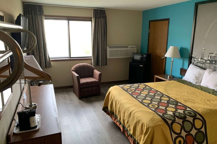 Room 16 of 34