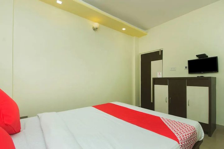 Room 5 of 11