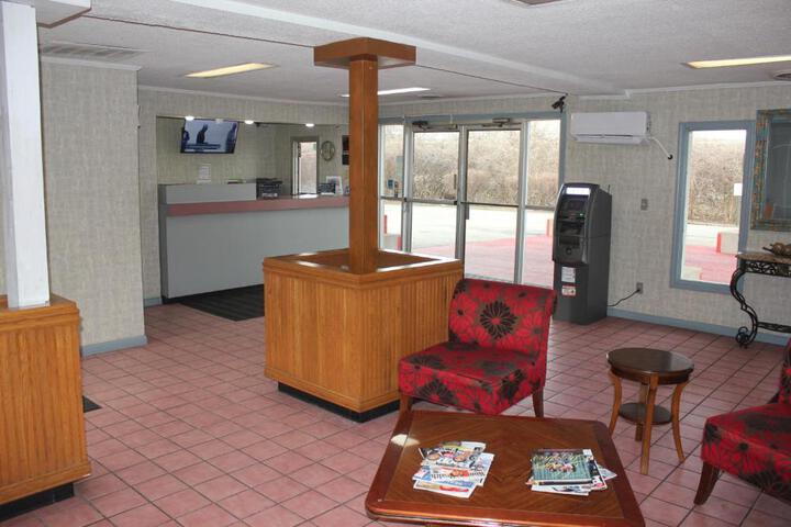 Lounge 4 of 55
