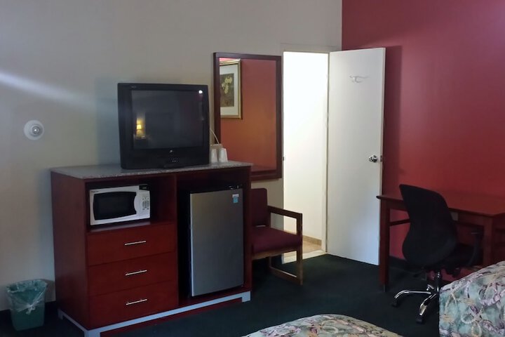 Room 11 of 31