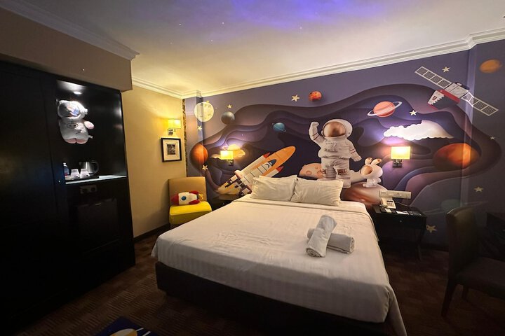 Room 13 of 97