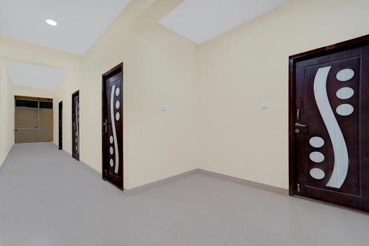 Collection O Republic Mall Coimbatore Formerly Manis Residency