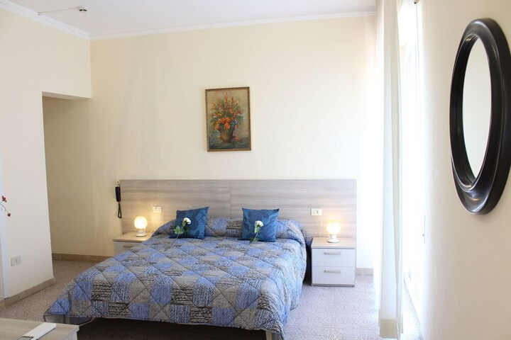 Room 32 of 136
