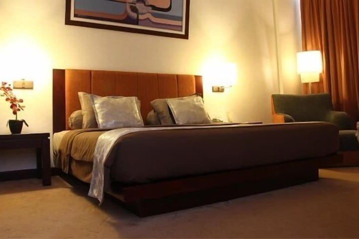 Room 7 of 39