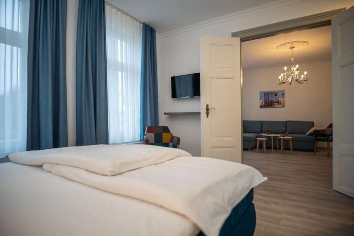 Room 8 of 45