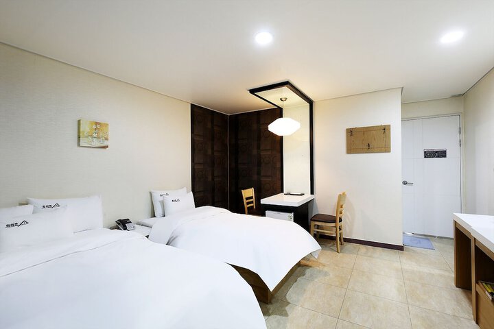 Room 14 of 47