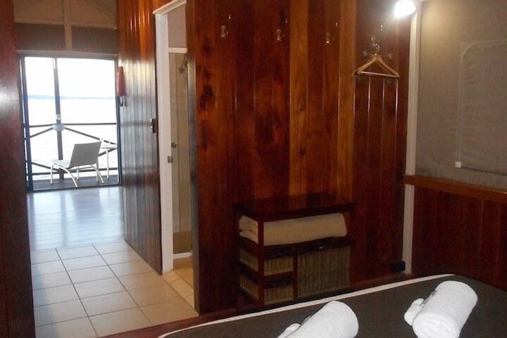 Room 9 of 28