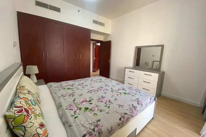 Room 4 of 11