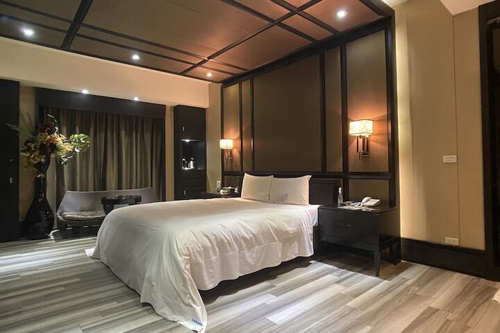 Room 6 of 38
