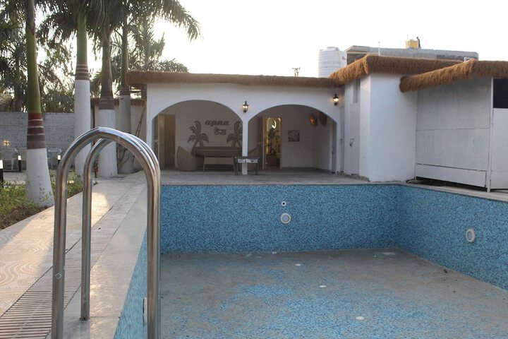 Pool 49 of 67