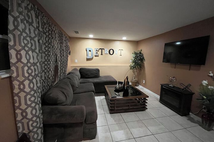 Exterior of Cozy Downriver home