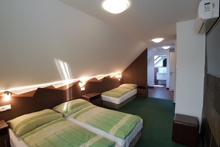 Room 7 of 29