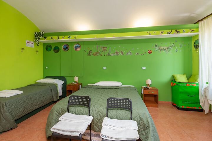 Room 7 of 20