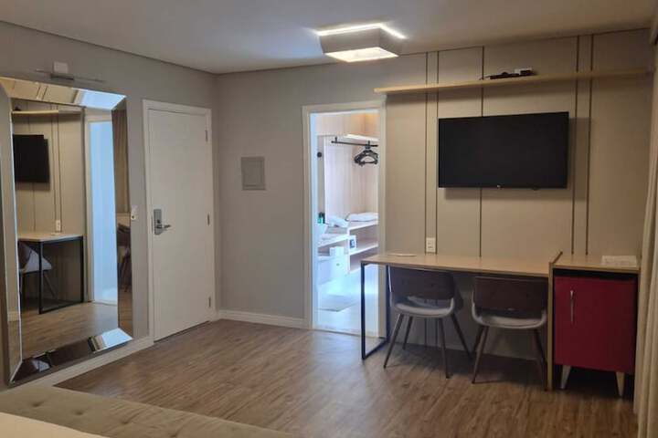 Room 19 of 104
