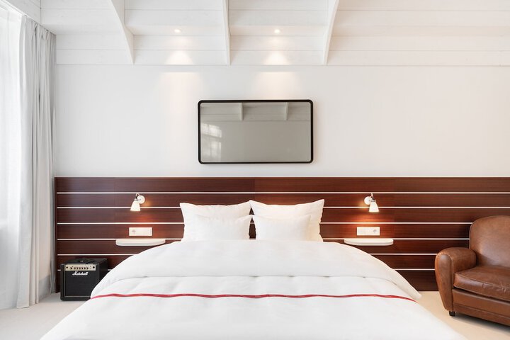 Room 13 of 82