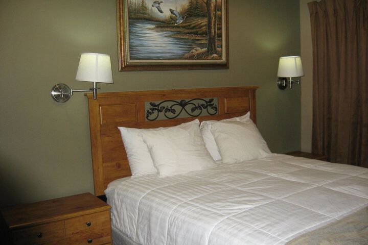 Room 6 of 82