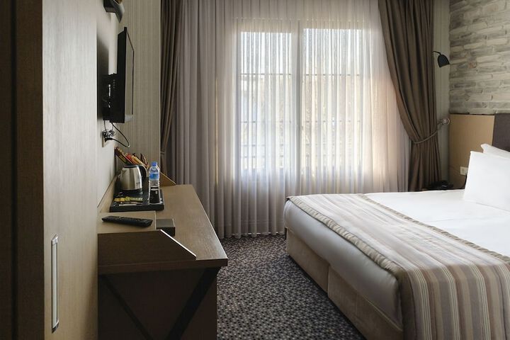 Room 26 of 107