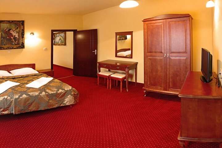 Room 9 of 43