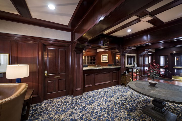 Guest Lobby