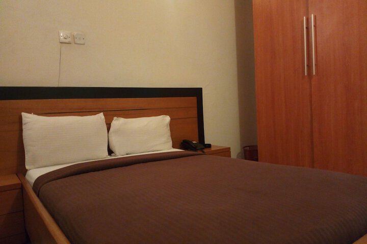 Room 9 of 44