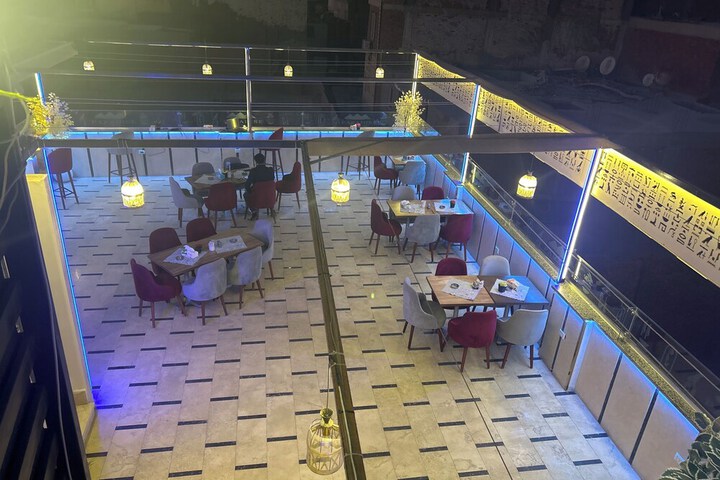Dining 63 of 79