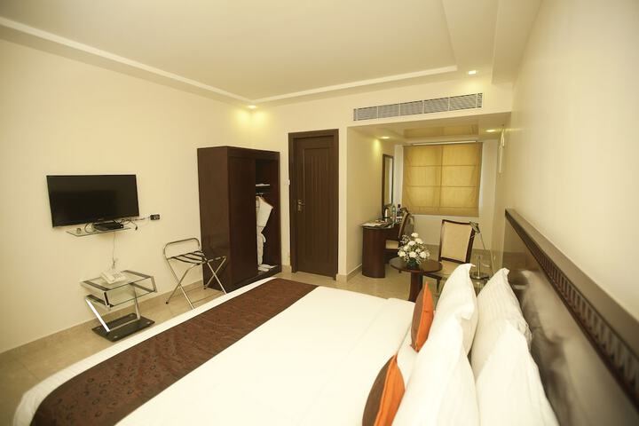 Room 6 of 29