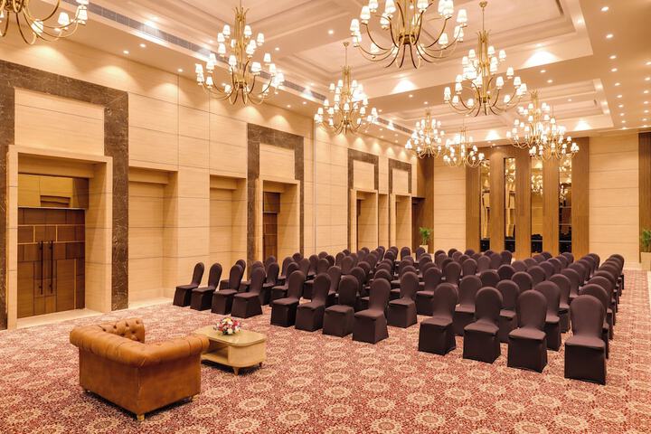Ballroom/Hall 54 of 57