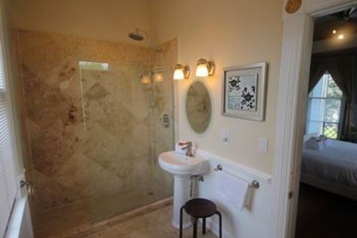 Room 15 of 120