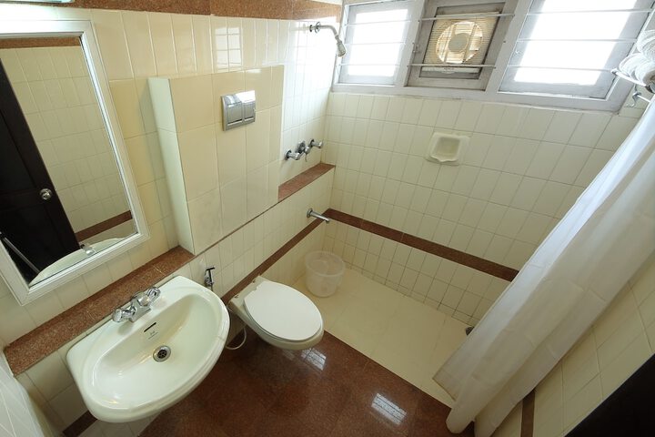Room 12 of 21