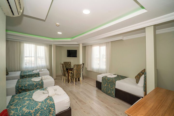 Room 5 of 90