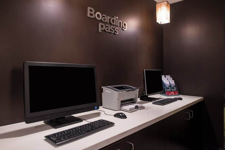 Business Center 48 of 51