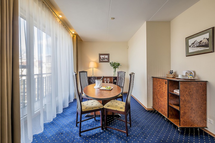 Room 7 of 56