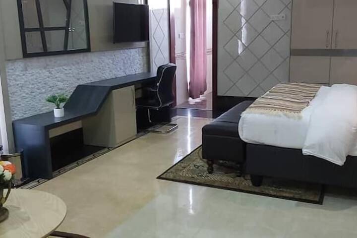 Room 9 of 43