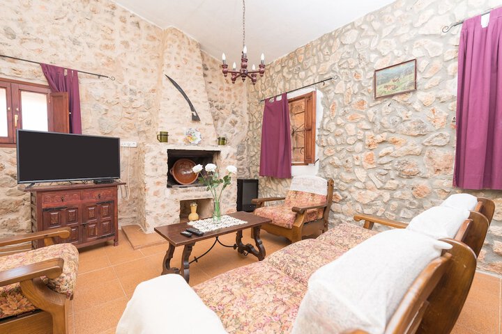 Room 6 of 34