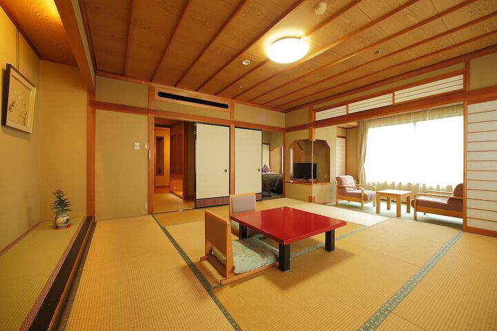 Room 5 of 33